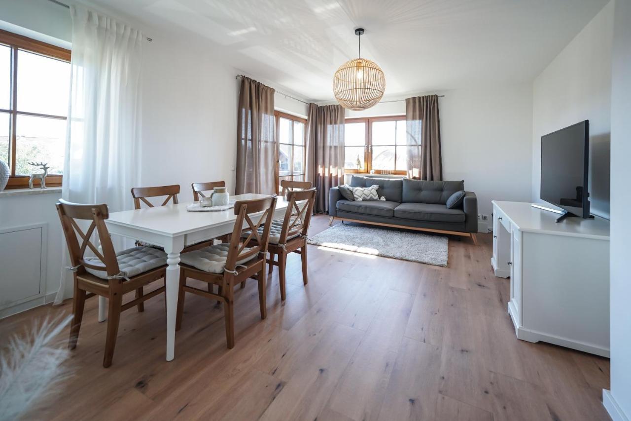 Ferienwohnung "Wie Dahoam" Chieming Bagian luar foto
