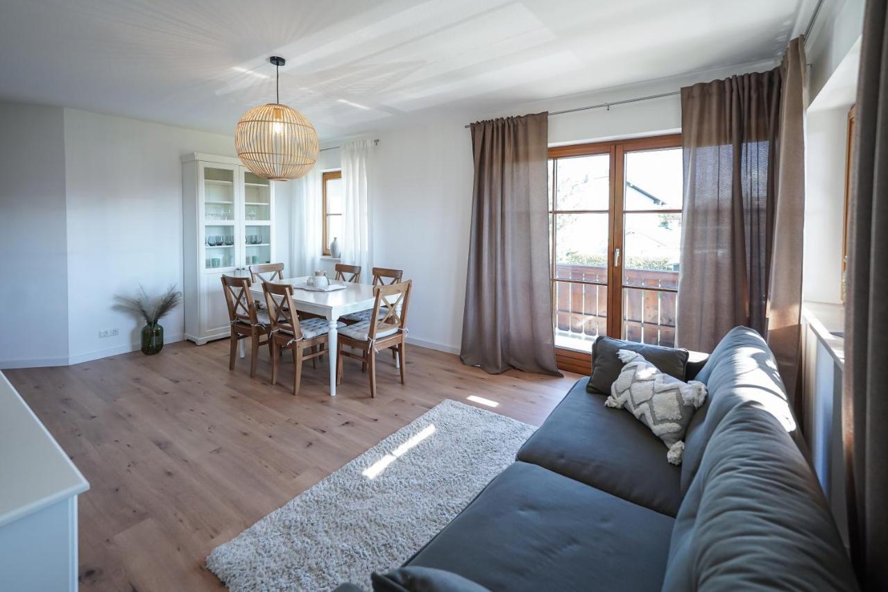 Ferienwohnung "Wie Dahoam" Chieming Bagian luar foto