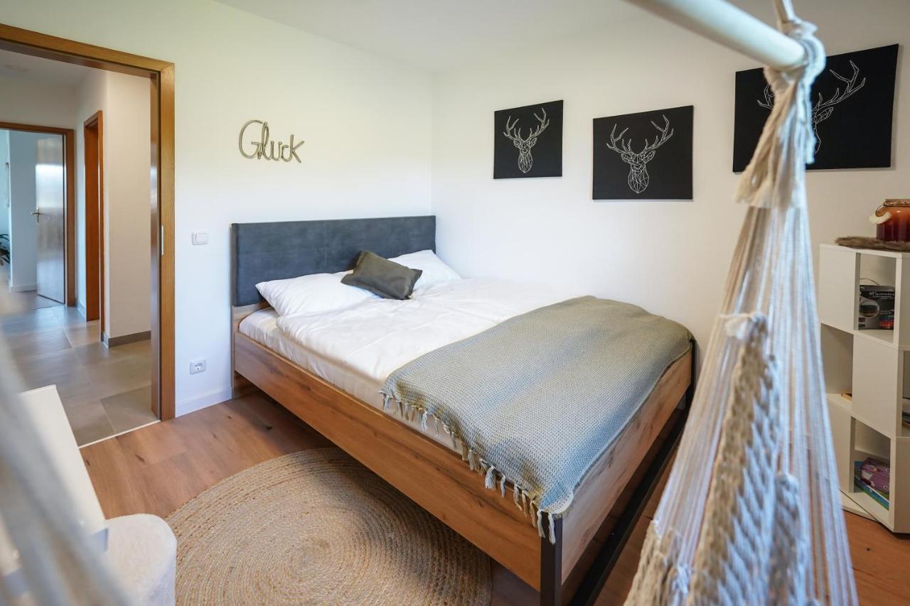 Ferienwohnung "Wie Dahoam" Chieming Bagian luar foto