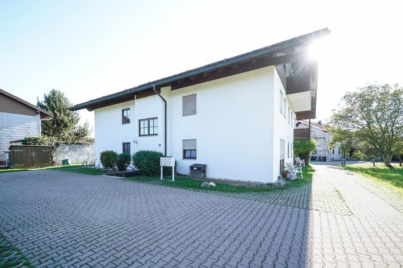 Ferienwohnung "Wie Dahoam" Chieming Bagian luar foto