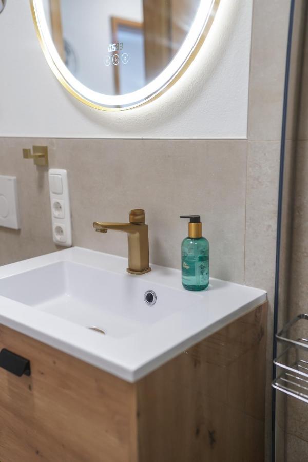 Ferienwohnung "Wie Dahoam" Chieming Bagian luar foto